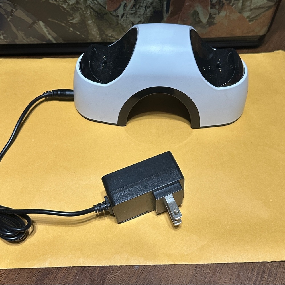 HS-PS5004‎ Dual Charging R Dock for Playstation 5 Controller Dock With Charger